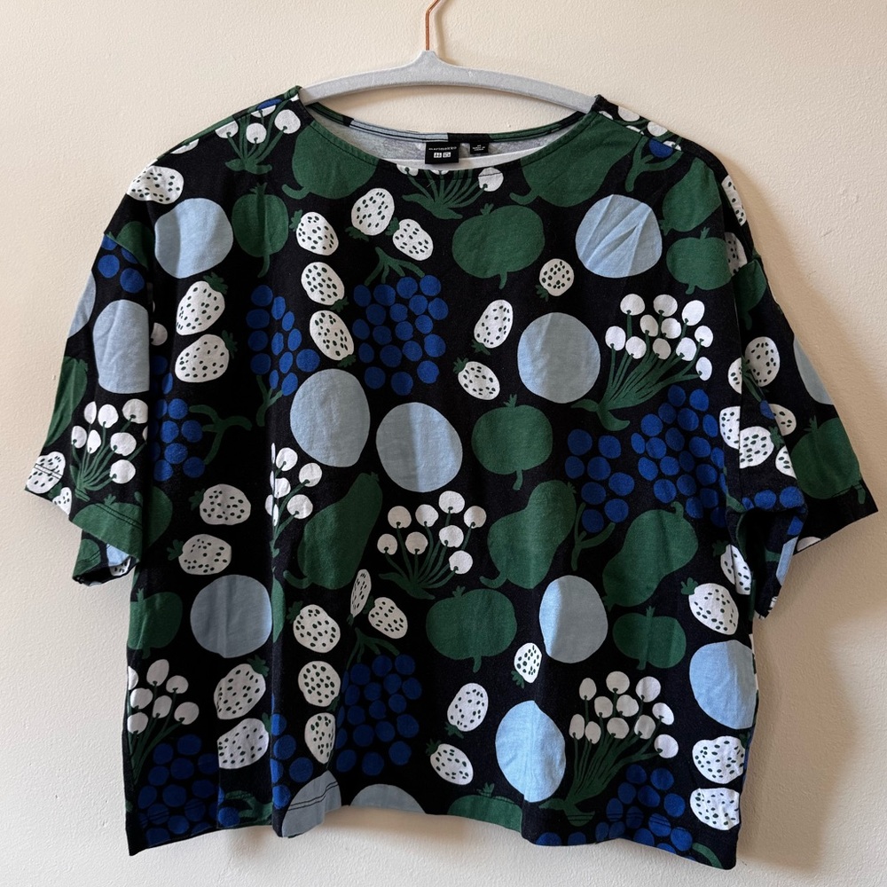 Marimekko x Uniqlo Black and Green Graphic Top